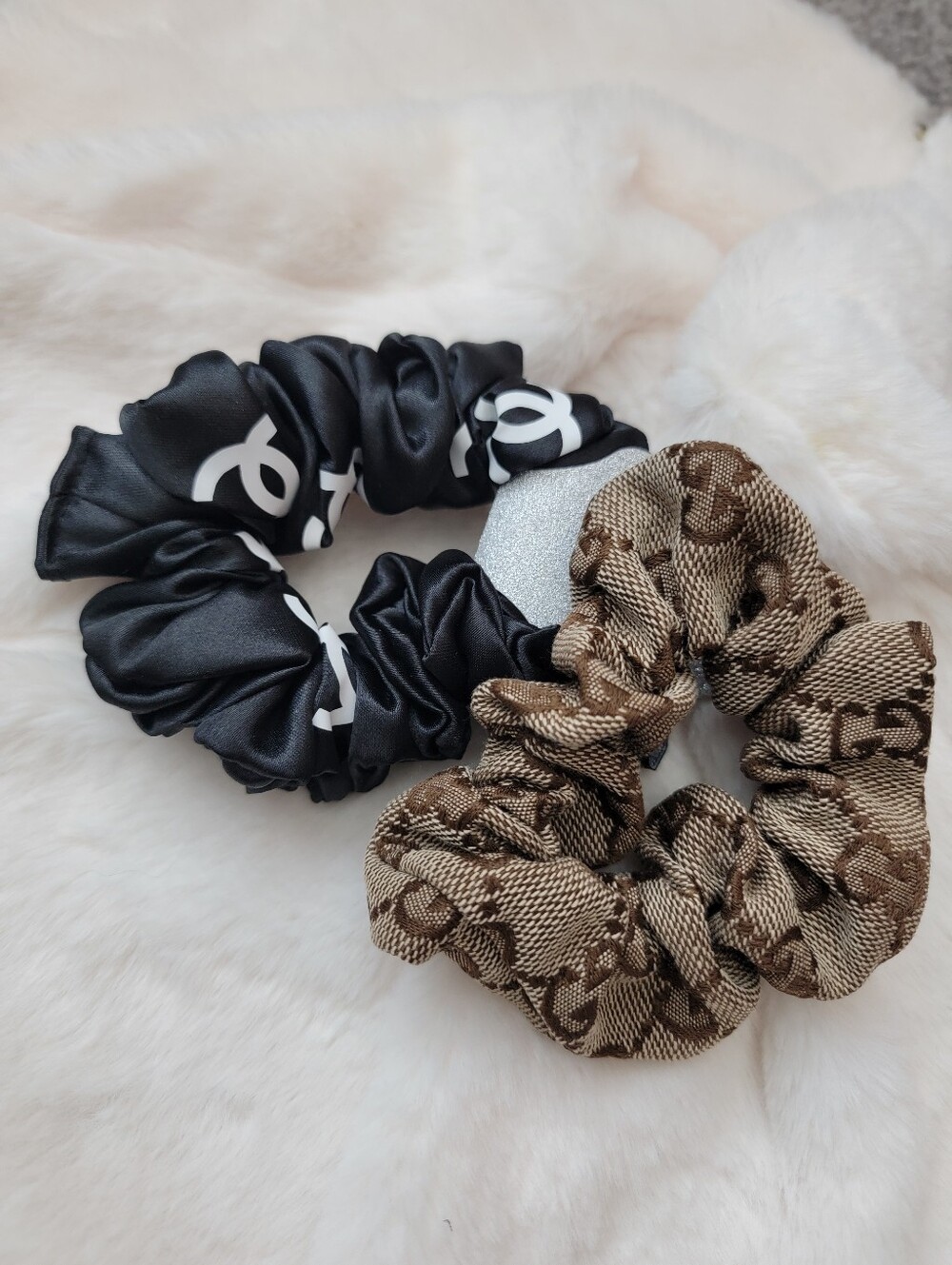 1pc Black Logo Satin Or Brown Patterned Hair Scrunchie Set